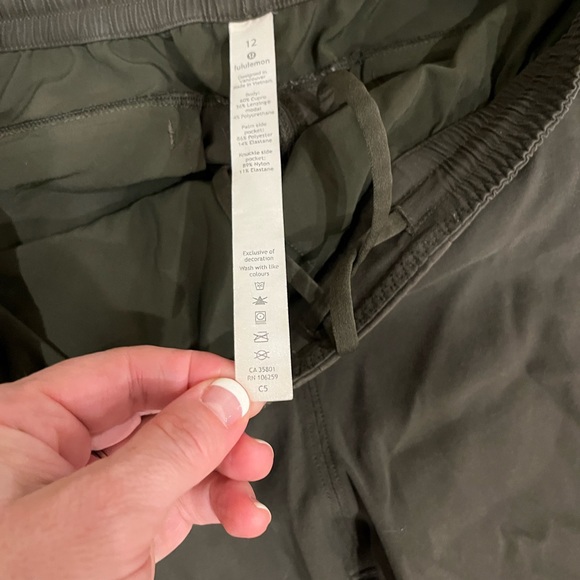 Lululemon cargo pants - Picture 4 of 6